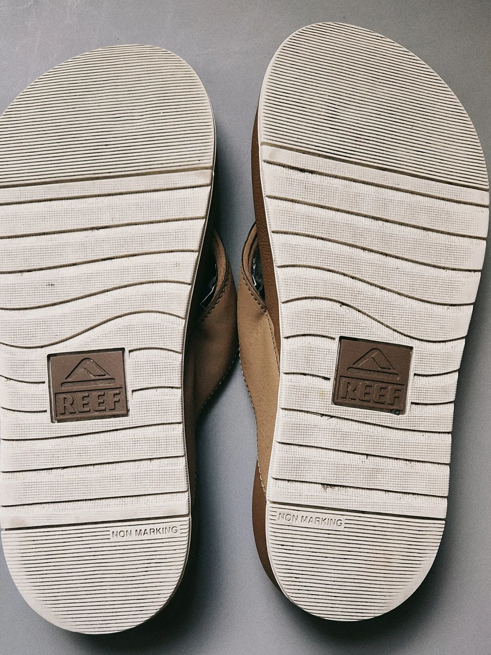 Reef Men's Phantom Bonzer Tan Flip-Flops